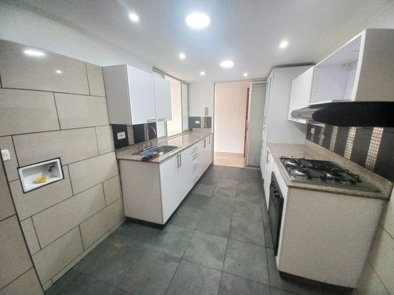 Apartamento en arriendo Antioquia Medellín La Castellana 84 m2 Habitaciones 3 Baños 2 Garajes 0 Precio $3700000