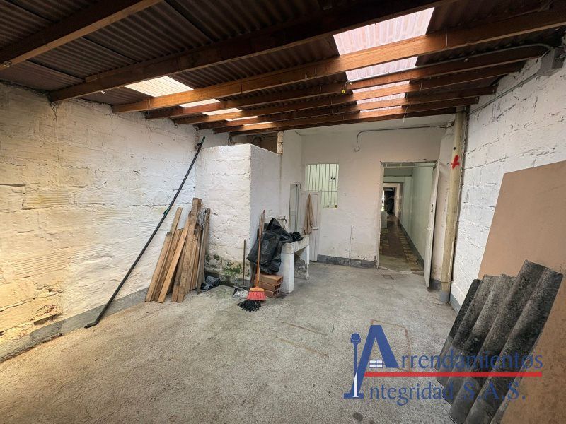 Apartamento en arriendo Antioquia Medellín San Bernardo 140 m2 Habitaciones 3 Baños 1 Garajes 0 Precio $4000000