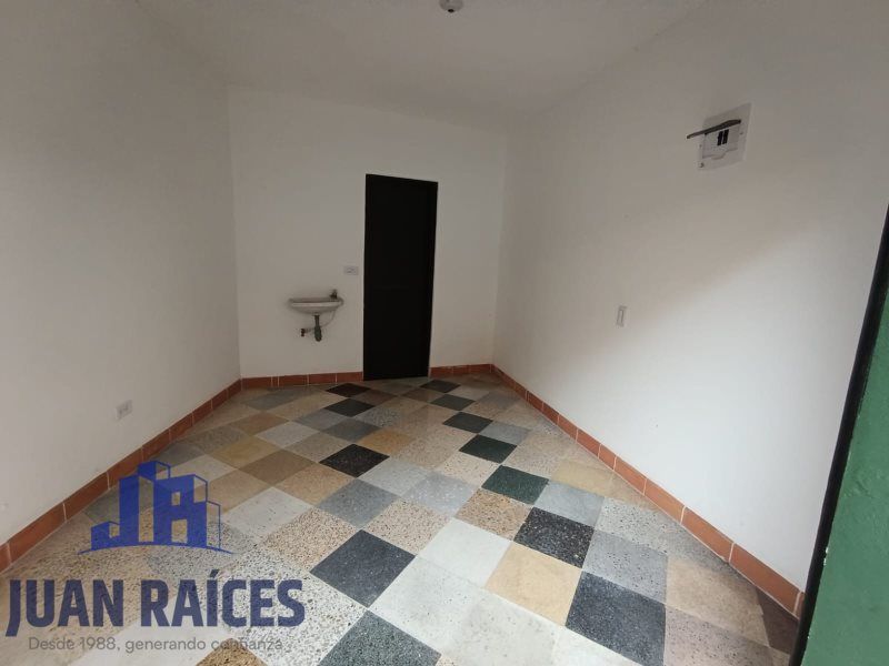 Local en arriendo Antioquia Caldas Caldas 15 m2 Habitaciones 0 Baños 0 Garajes 0 Precio $850000