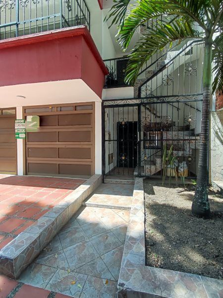 Casa en arriendo Antioquia Medellín Miravalle 170 m2 Habitaciones 4 Baños 4 Garajes 1 Precio $5600000