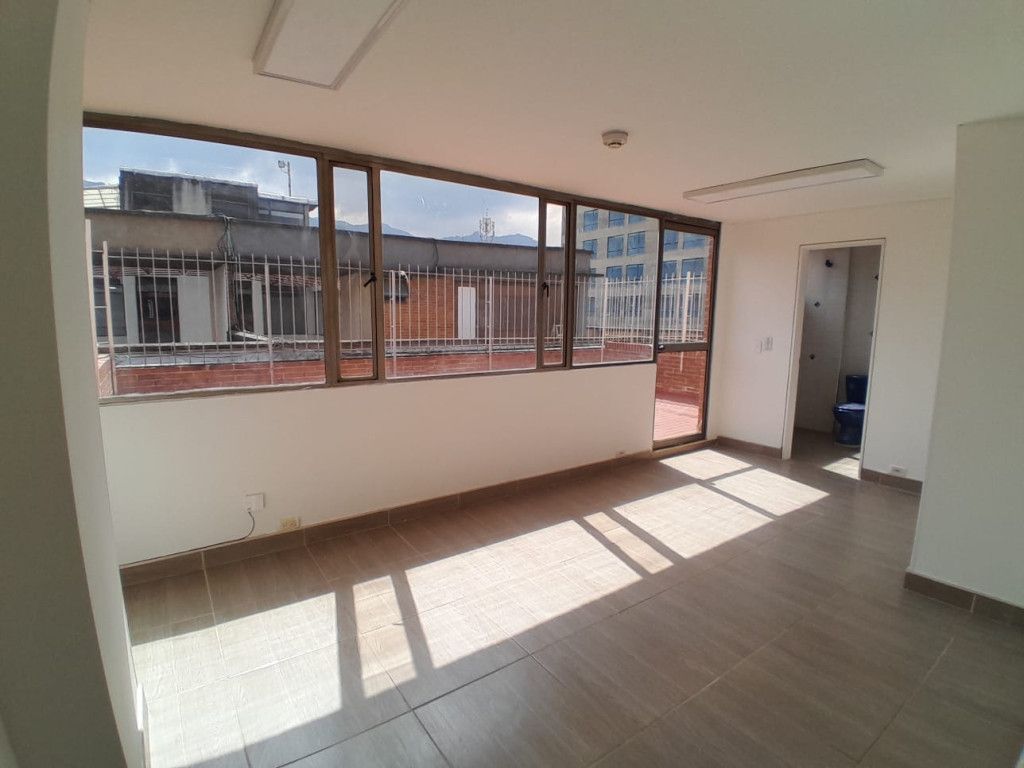 Oficina en arriendo Cundinamarca Bogotá Lago Gaitan 18 m2 Habitaciones 0 Baños 1 Garajes 0 Precio $1330200