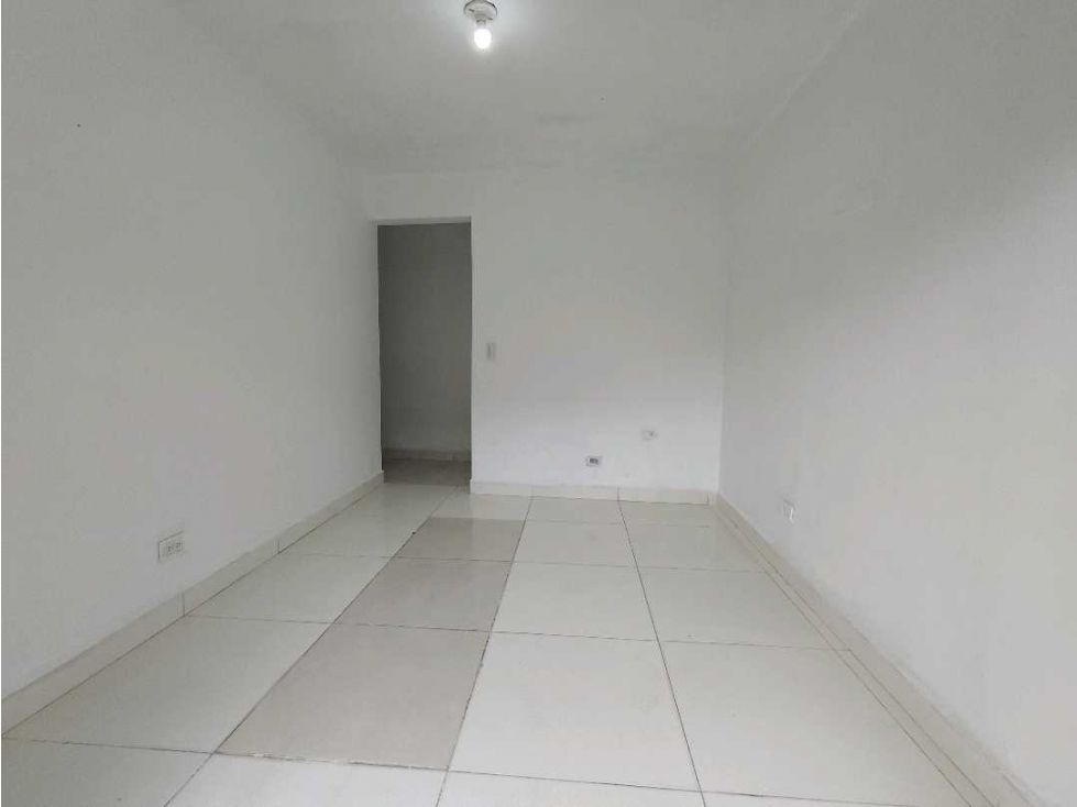 Local en arriendo Antioquia Medellín Manrique Central No2 18 m2 Habitaciones 0 Baños 1 Garajes 0 Precio $1000000