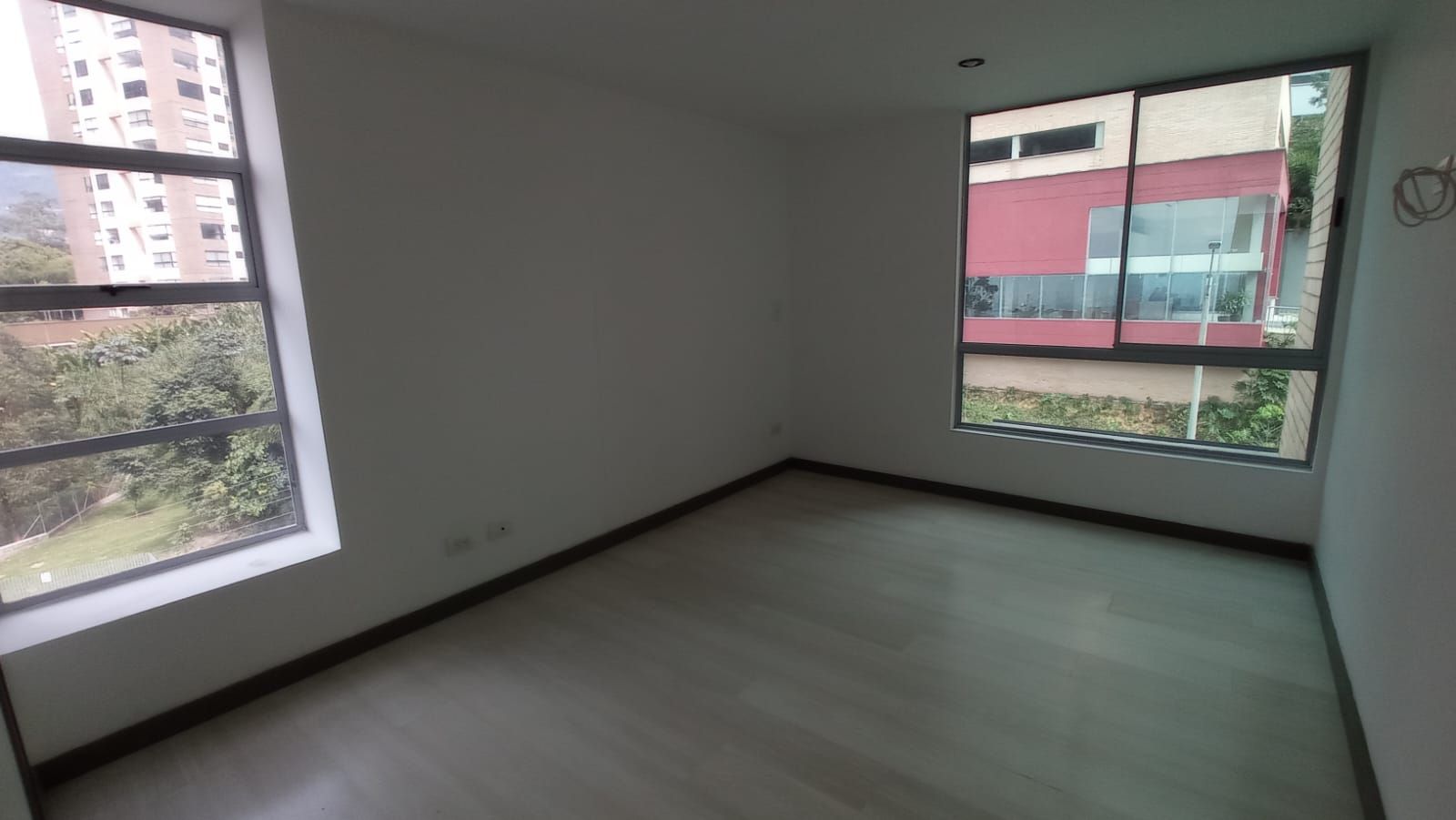 Apartamento en arriendo Antioquia Envigado El Chinguí 122 m2 Habitaciones 3 Baños 4 Garajes 1 Precio $6000000