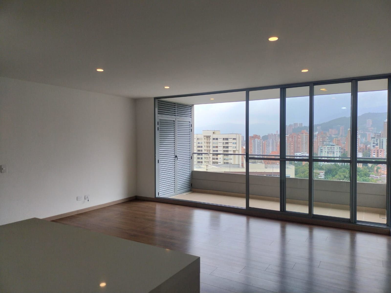Apartamento en venta Antioquia Medellín Los Balsos No 2 124 m2 Habitaciones 3 Baños 4 Garajes 2 Precio $1400000000