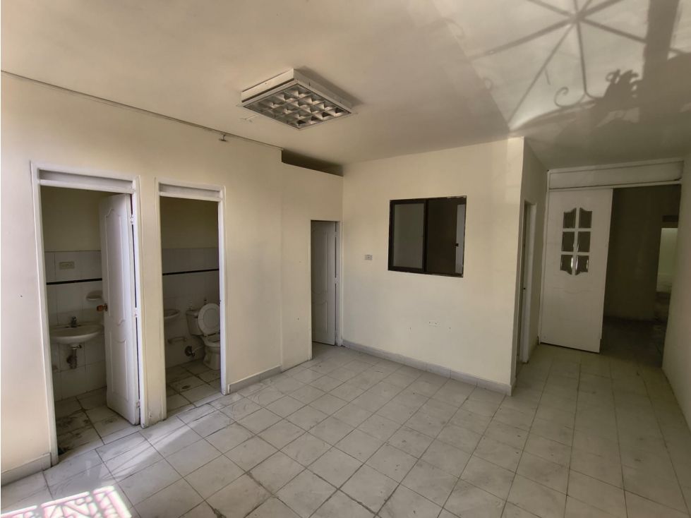 Local en arriendo Antioquia Medellín Calasanz 270 m2 Habitaciones 0 Baños 5 Garajes 1 Precio $14300000