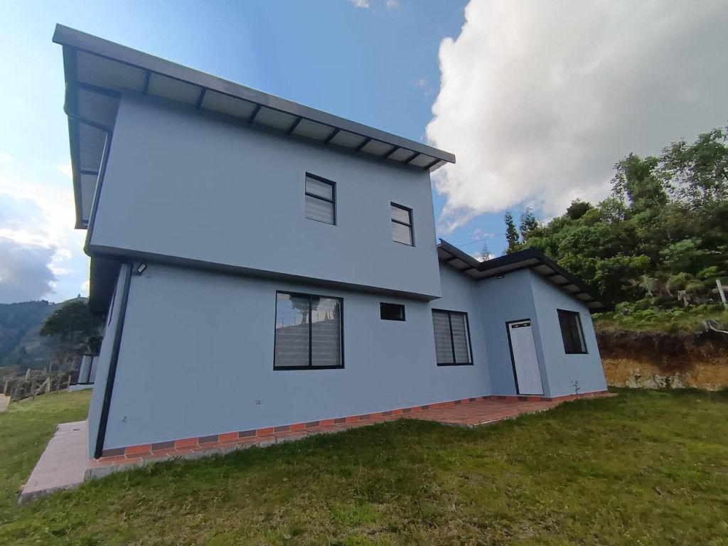 Casa en venta Antioquia Guarne San Antonio Ii 180 m2 Habitaciones 3 Baños 2 Garajes 5 Precio $980000000