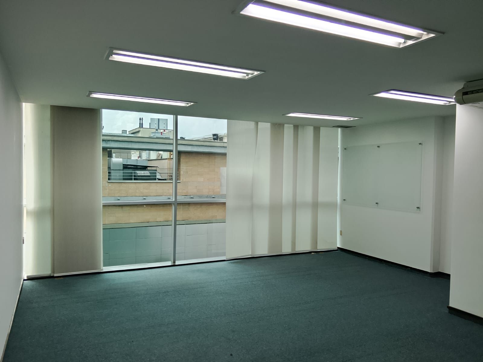 Oficina en arriendo Antioquia Medellín Los Balsos No 2 40 m2 Habitaciones 0 Baños 1 Garajes 1 Precio $4260000