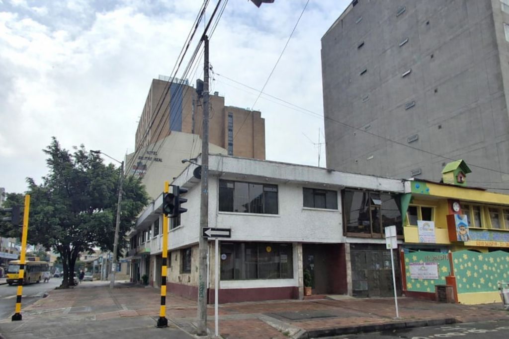 Casa en arriendo Cundinamarca Bogotá Quinta Paredes 374 m2 Habitaciones 3 Baños 2 Garajes 2 Precio $19000000