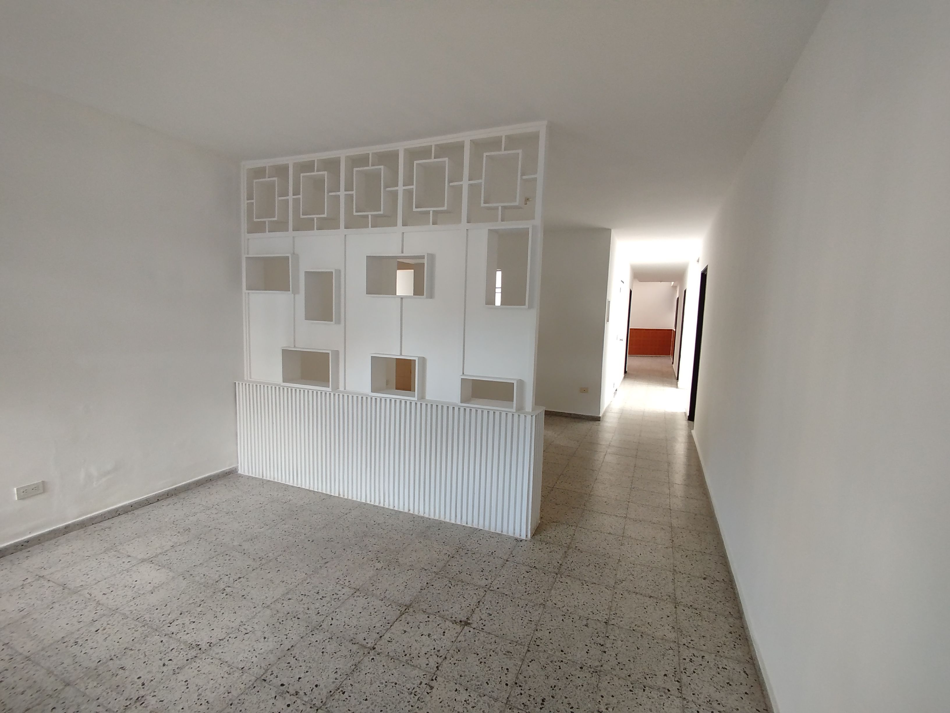 Casa en arriendo Antioquia Medellín Granada 200 m2 Habitaciones 5 Baños 2 Garajes 0 Precio $3700000