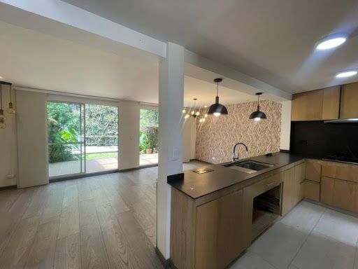 Casa en arriendo Antioquia Envigado Zúñiga 170 m2 Habitaciones 3 Baños 3 Garajes 2 Precio $8500000