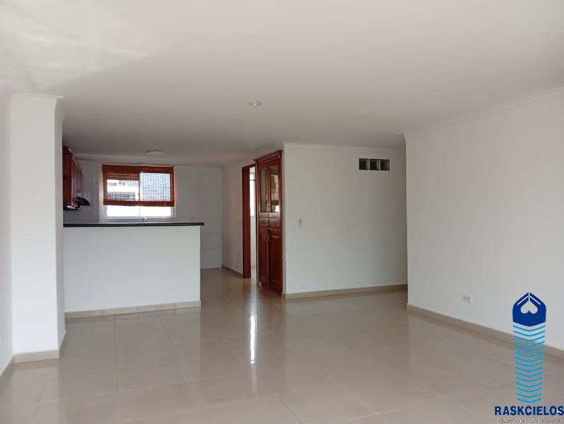 Apartamento en arriendo Antioquia Medellín Santa Rosa De Lima 120 m2 Habitaciones 3 Baños 2 Garajes 2 Precio $3900000