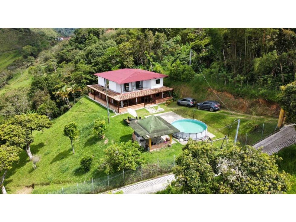 Finca en venta Antioquia Ebéjico Ebejico 200 m2 Habitaciones 5 Baños 4 Garajes 6 Precio $480000000