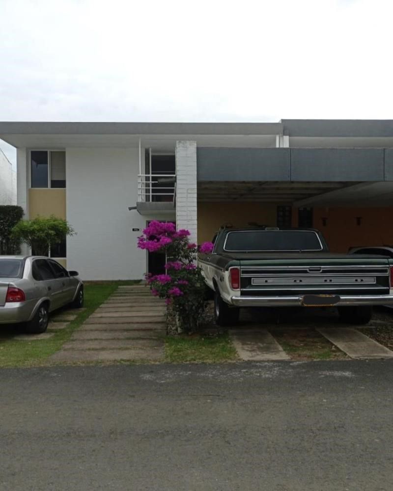 Casa en venta Valle Del Cauca Cali San Pedro 330 m2 Habitaciones 4 Baños 4 Garajes 2 Precio $790000000