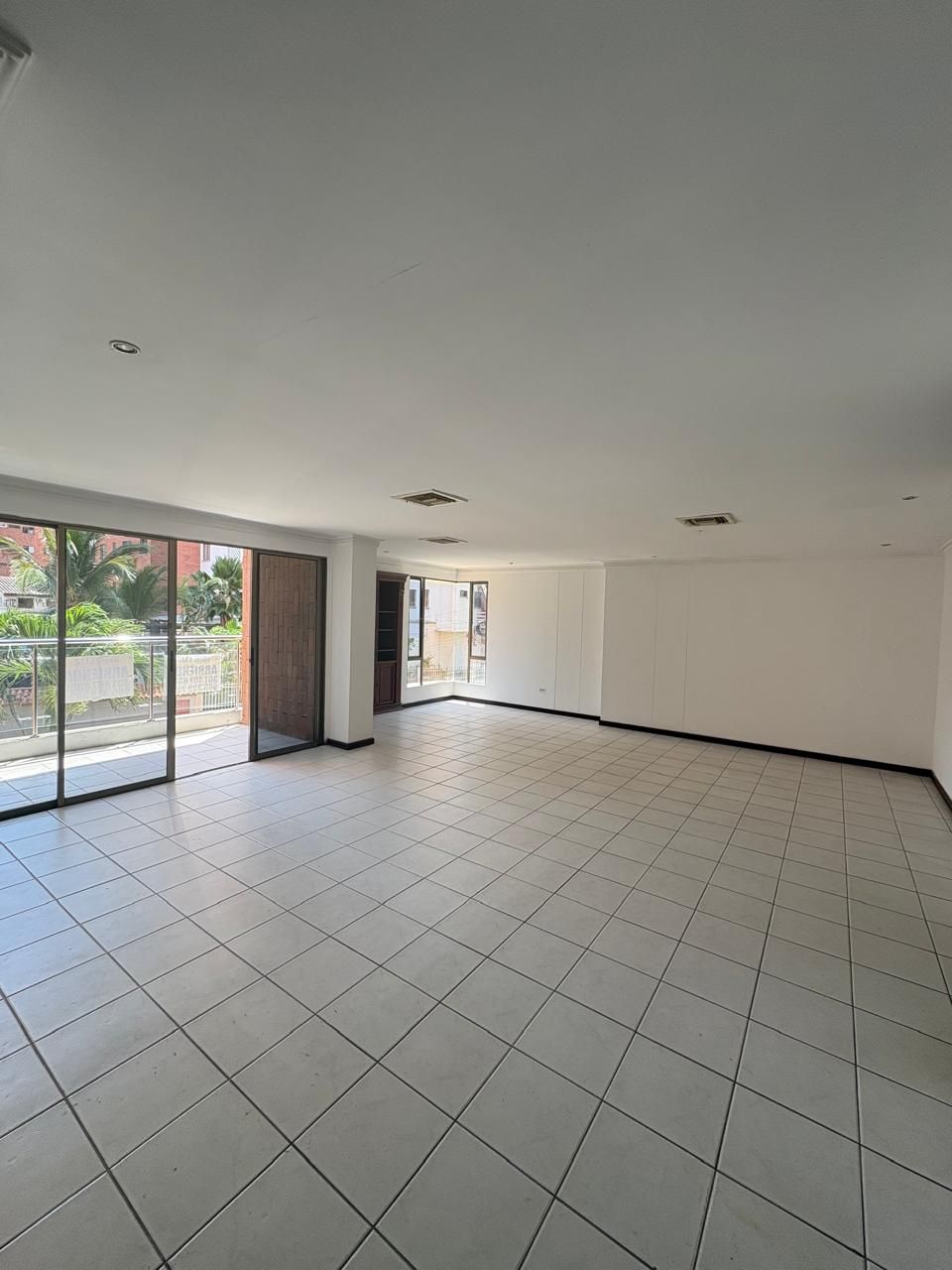 Apartamento en arriendo Atlántico Barranquilla Altos Del Limon 185 m2 Habitaciones 3 Baños 3 Garajes 1 Precio $4000000