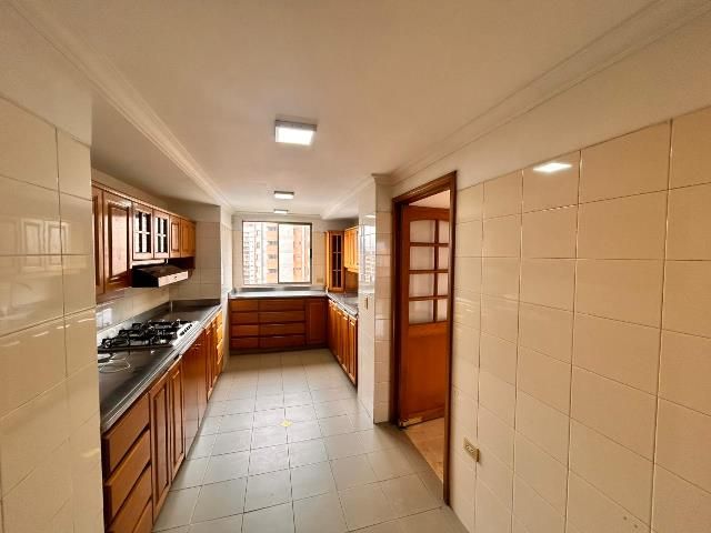 Apartamento en arriendo Antioquia Medellín Calle Nueva 227 m2 Habitaciones 3 Baños 4 Garajes 2 Precio $9900000