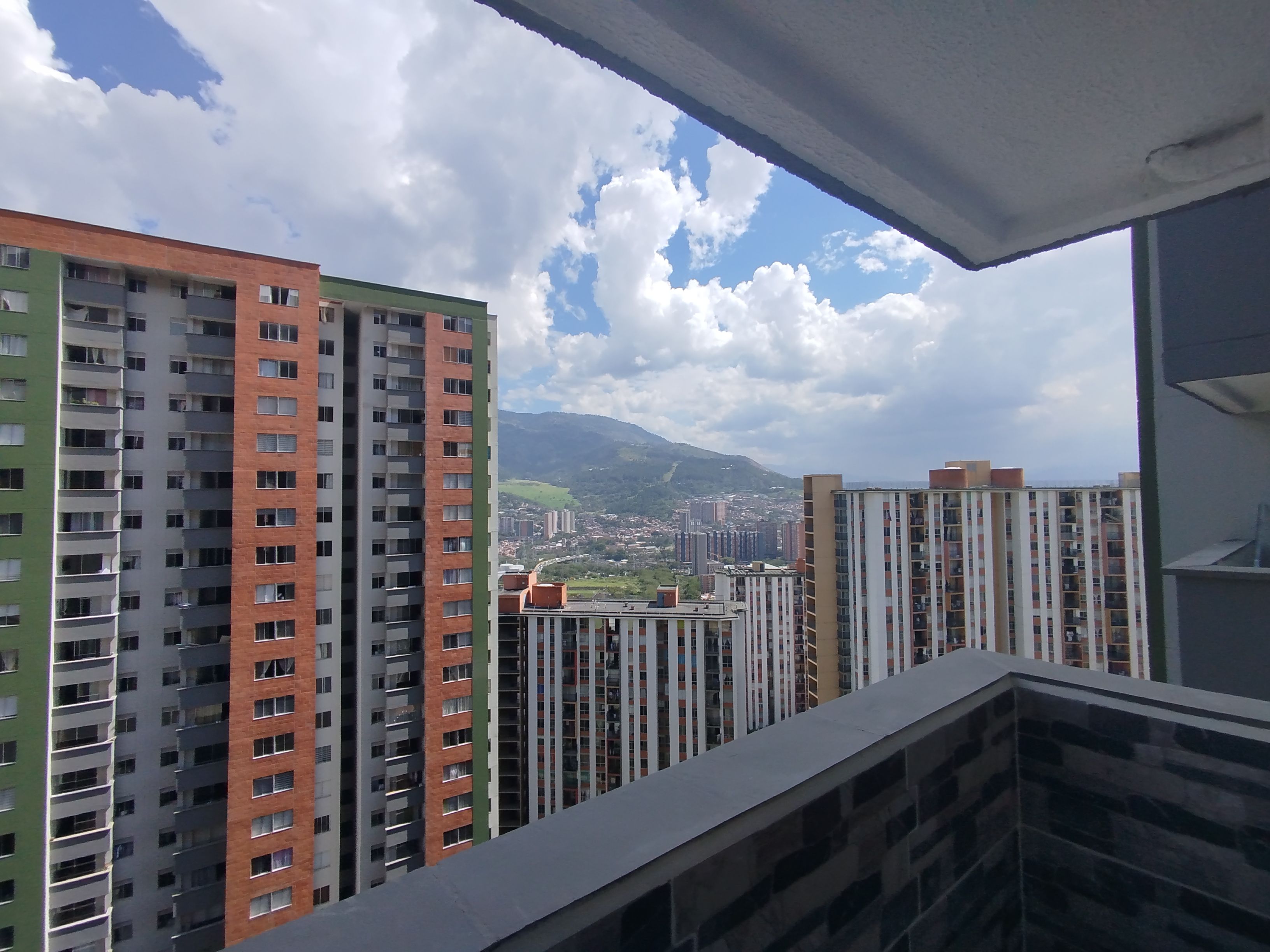 Apartamento en arriendo Antioquia Bello Asd 68 m2 Habitaciones 3 Baños 2 Garajes 1 Precio $2000000