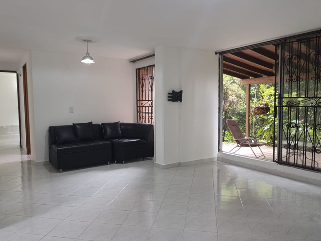 Apartamento en arriendo Antioquia Medellín La Mota 80 m2 Habitaciones 3 Baños 2 Garajes 1 Precio $2950000