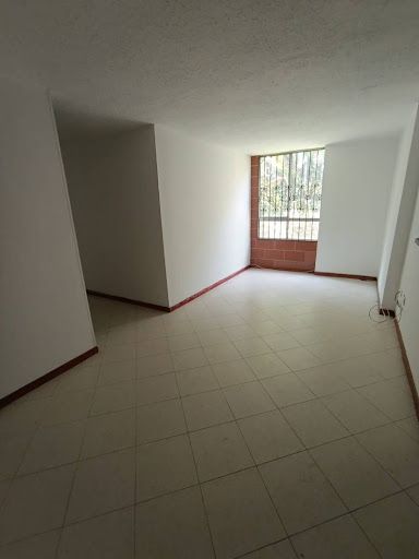 Apartamento en arriendo Antioquia Envigado El Chinguí 75 m2 Habitaciones 3 Baños 2 Garajes 2 Precio $2300000
