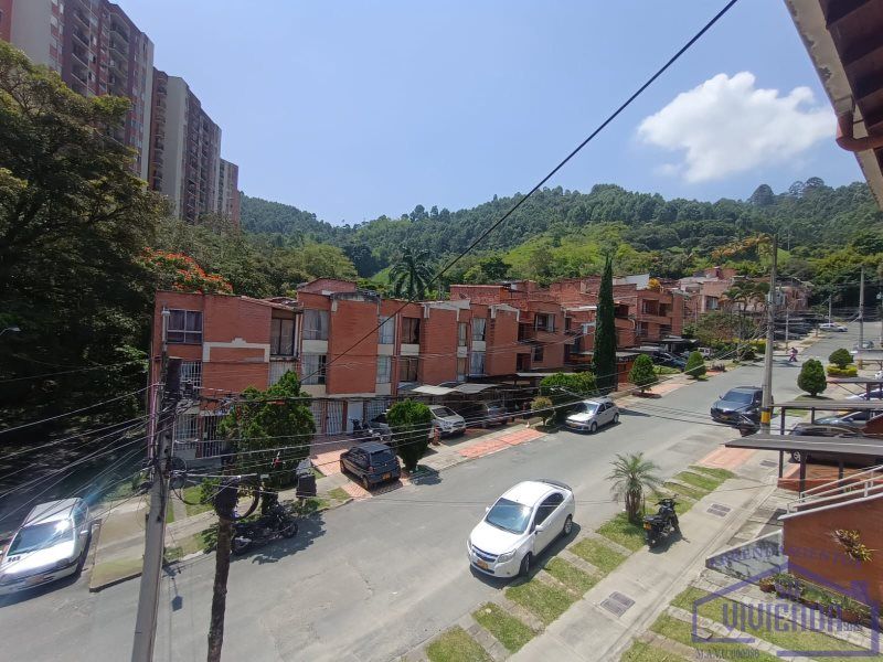 Casa en arriendo Antioquia Medellín Guayabal 90 m2 Habitaciones 4 Baños 2 Garajes 1 Precio $2200000