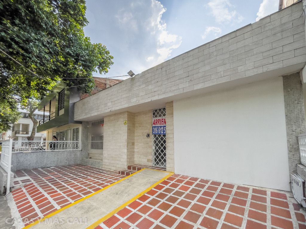 Local en arriendo Valle Del Cauca Cali Tequendama 261 m2 Habitaciones 0 Baños 3 Garajes 2 Precio $7140000