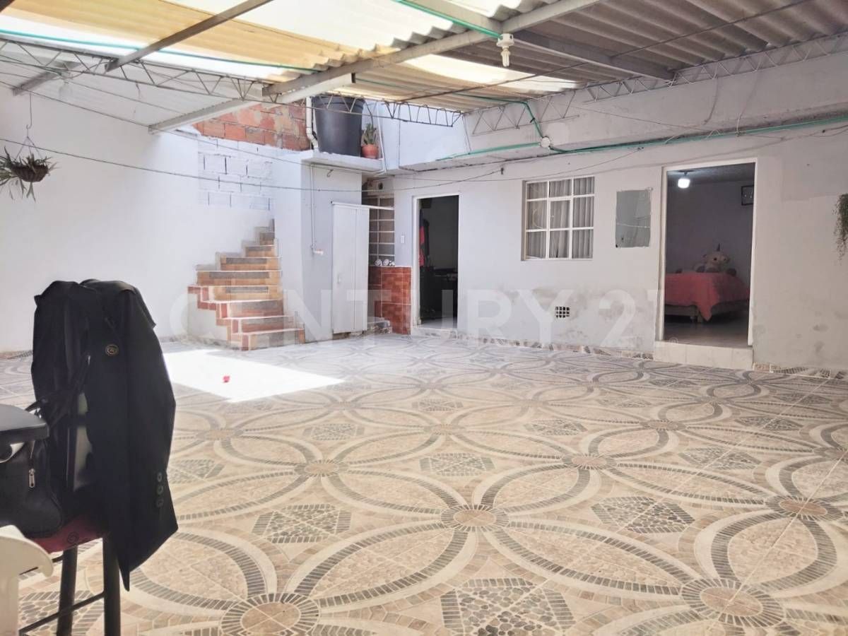 Casa en venta Cundinamarca Bogotá Gualoche 198 m2 Habitaciones 4 Baños 2 Garajes 3 Precio $560000000