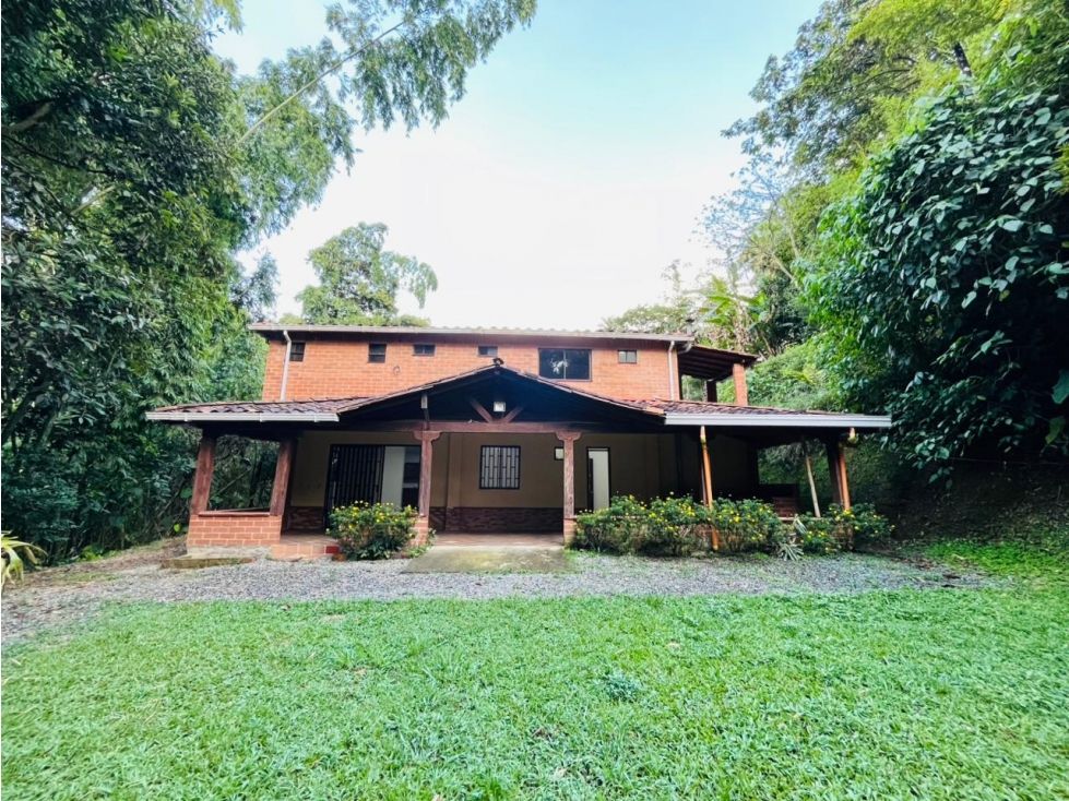 Casa Campestre en arriendo Antioquia Envigado El Salado 430 m2 Habitaciones 4 Baños 5 Garajes 4 Precio $10000000