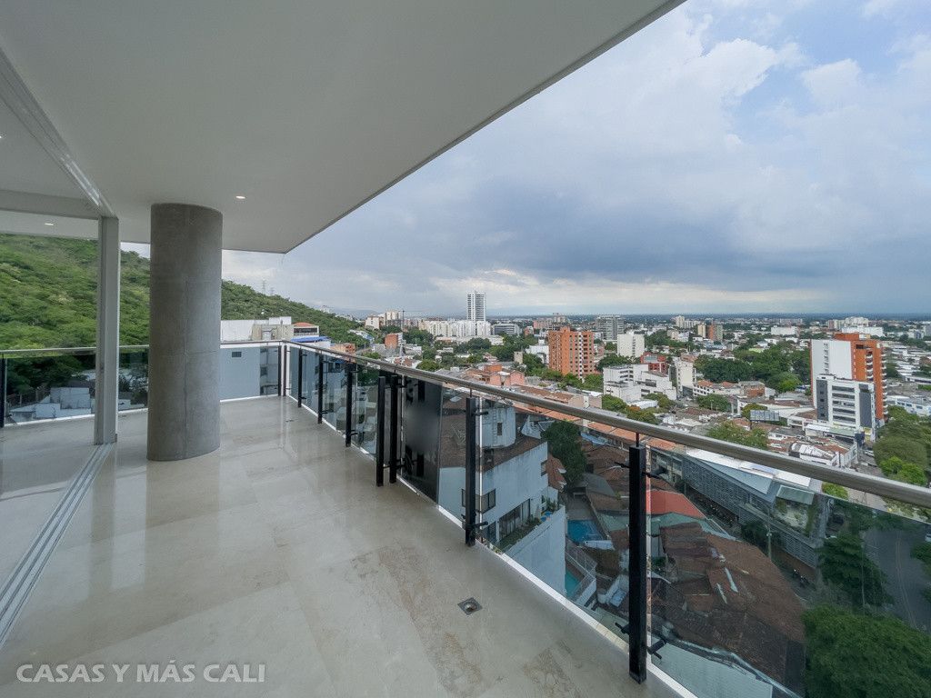 Apartamento en venta Valle Del Cauca Cali Santa Mónica 217 m2 Habitaciones 3 Baños 5 Garajes 3 Precio $2213400000