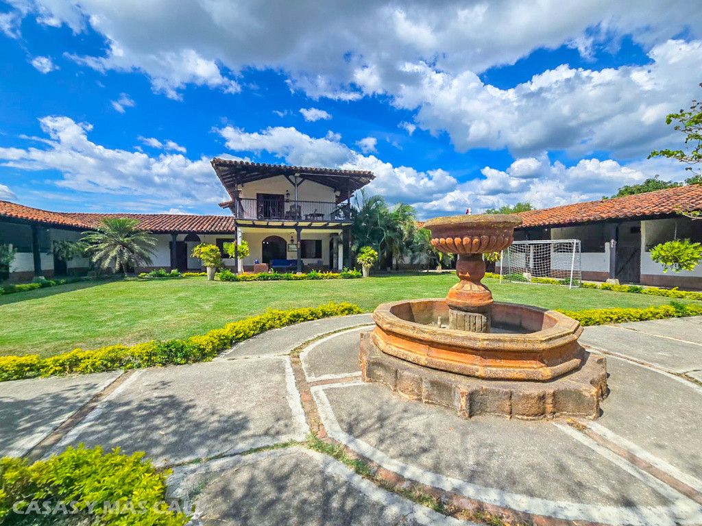 Finca en venta Valle Del Cauca Palmira Palmira 1 m2 Habitaciones 6 Baños 5 Garajes 20 Precio $3290000000