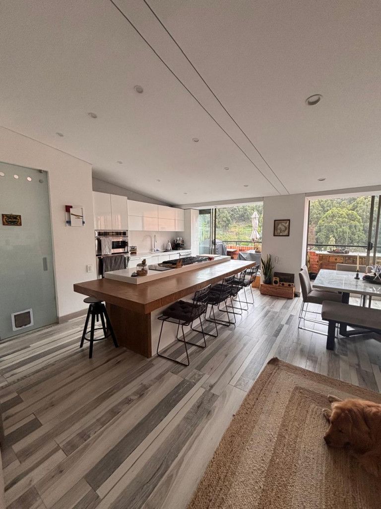 Apartamento en venta Cundinamarca Bogotá Ginebra Norte 254 m2 Habitaciones 3 Baños 5 Garajes 3 Precio $2490000000