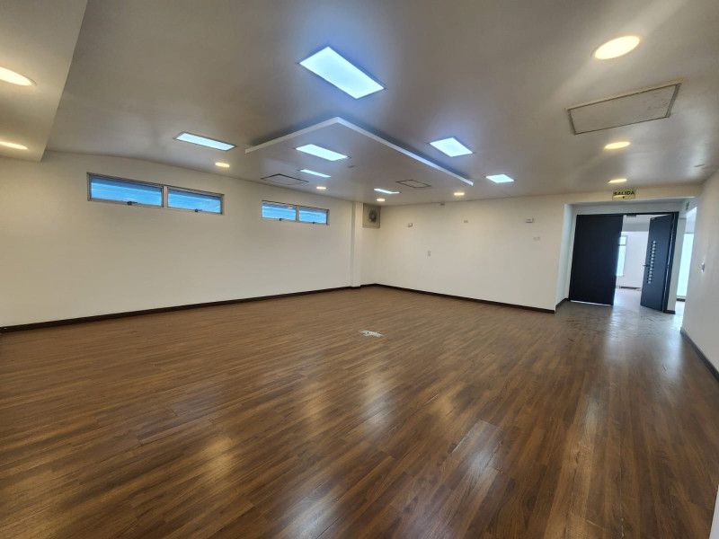 Local en venta Cundinamarca Bogotá Mónaco 500 m2 Habitaciones 0 Baños 2 Garajes 2 Precio $4500000000