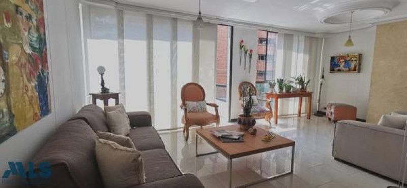 Inmuebles en Remate Apartamento en venta Antioquia Medellín Laureles 165 m2 Habitaciones 4 Baños 3 Garajes 1 Precio $950000000