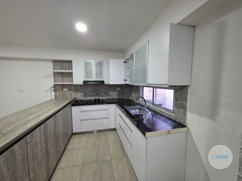 Casa en arriendo Antioquia Medellín Versalles No1 100 m2 Habitaciones 3 Baños 2 Garajes 0 Precio $1950000