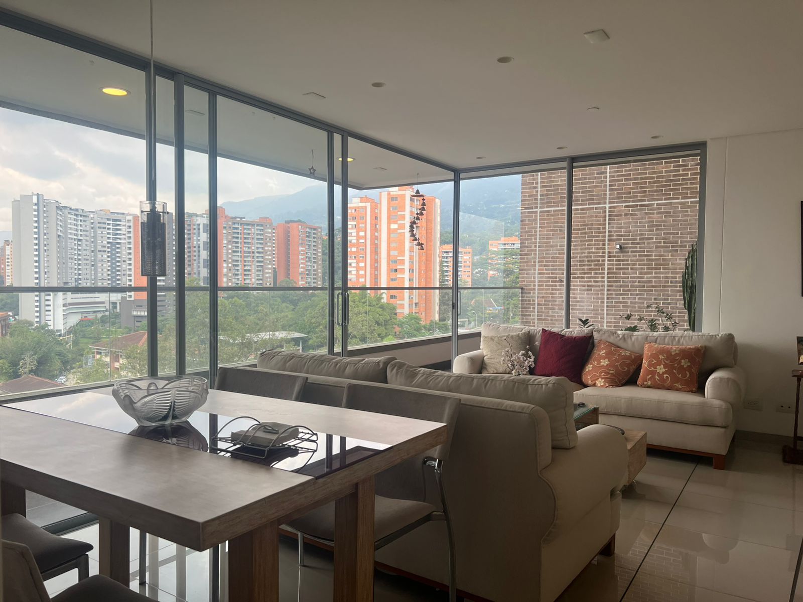 Apartamento en arriendo Antioquia Envigado La Inmaculada 125 m2 Habitaciones 3 Baños 3 Garajes 2 Precio $6650000