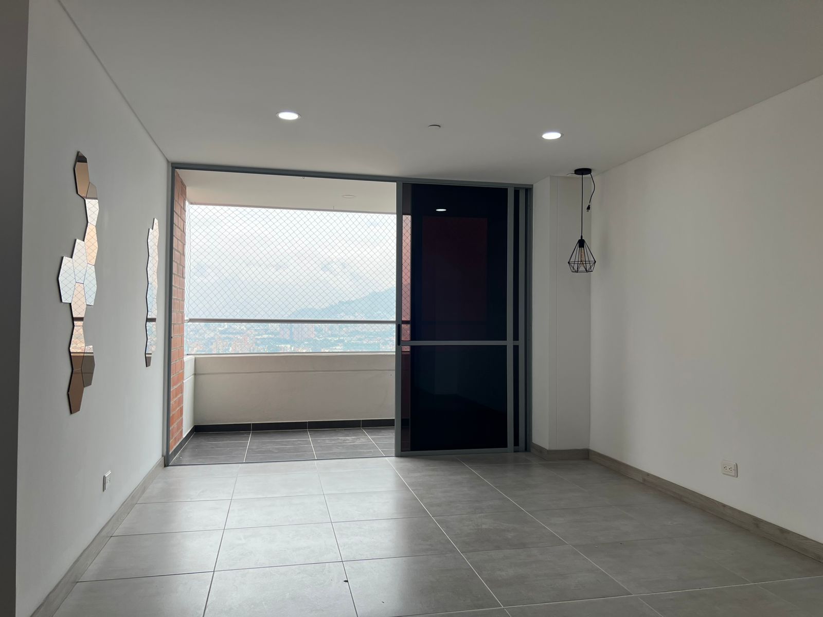 Apartamento en arriendo Antioquia Envigado La Abadia 98 m2 Habitaciones 3 Baños 3 Garajes 2 Precio $5350000