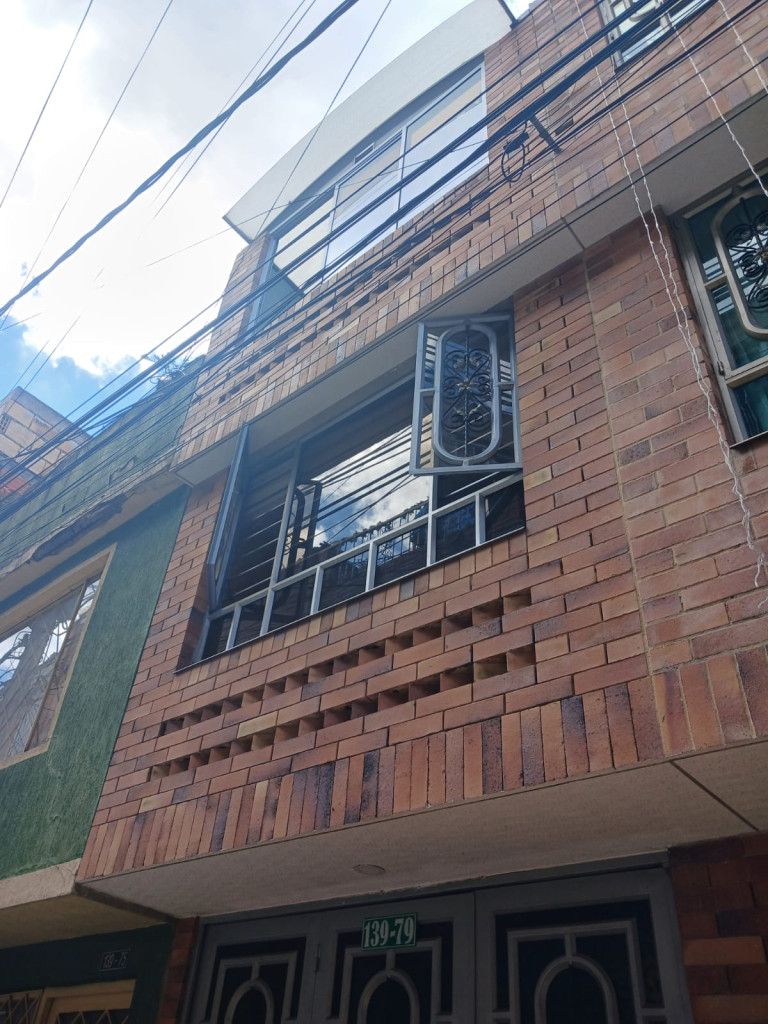 Casa en venta Cundinamarca Bogotá Tibabuyes I Sector 70 m2 Habitaciones 3 Baños 2 Garajes 1 Precio $320000000