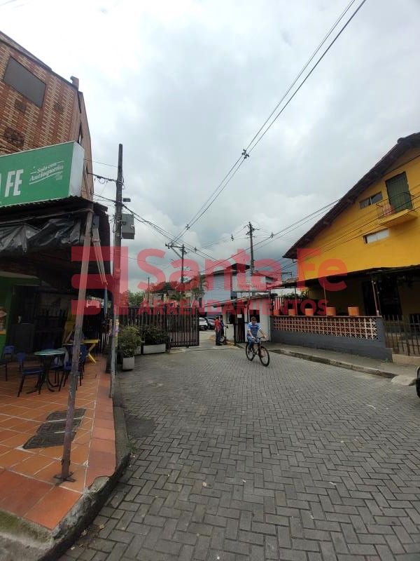 Casa en arriendo Antioquia Medellín Santa Fe 96 m2 Habitaciones 4 Baños 2 Garajes 1 Precio $2600000