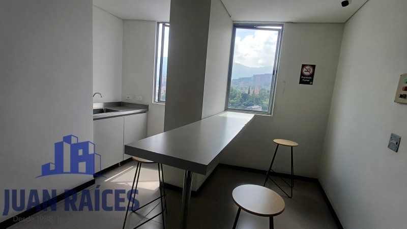 Oficina en arriendo Antioquia Envigado Primavera 38 m2 Habitaciones 0 Baños 1 Garajes 1 Precio $3500000