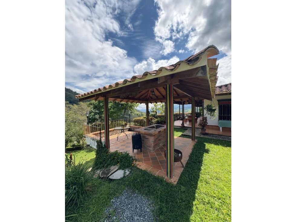 Finca en arriendo Antioquia Barbosa Barbosa 200 m2 Habitaciones 3 Baños 2 Garajes 3 Precio $4500000