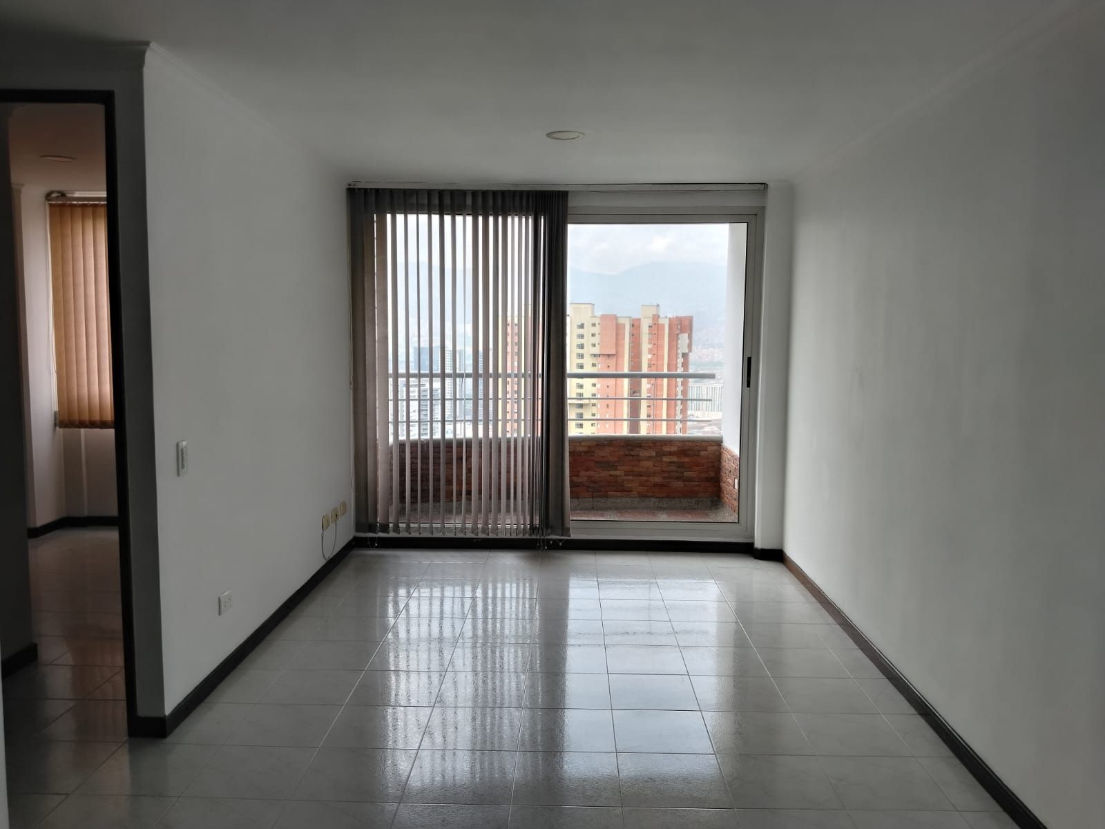 Apartamento en arriendo Antioquia Medellín Asomadera No 1 54 m2 Habitaciones 2 Baños 2 Garajes 1 Precio $3100000