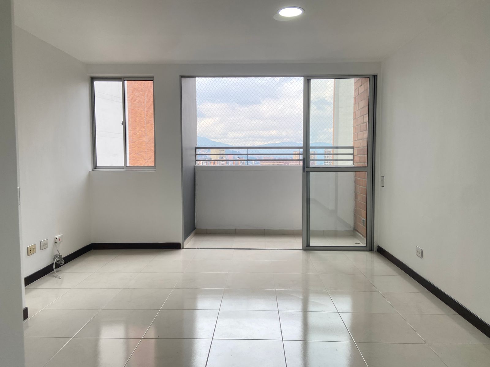Apartamento en arriendo Antioquia Sabaneta La Florida 65 m2 Habitaciones 3 Baños 2 Garajes 1 Precio $2700000