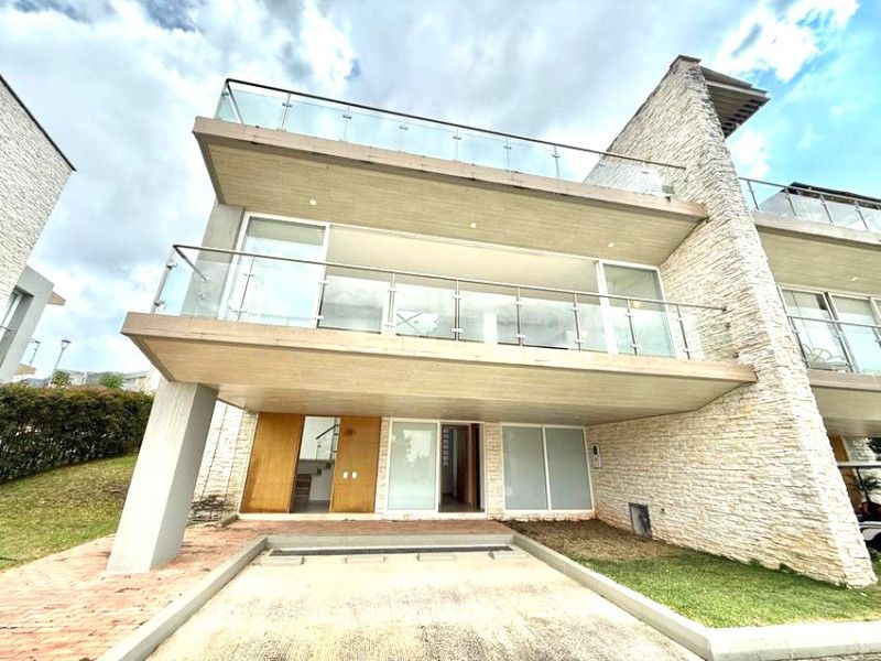 Casa en arriendo Santander Piedecuesta Cr La Cima 236 m2 Habitaciones 3 Baños 4 Garajes 0 Precio $8976000