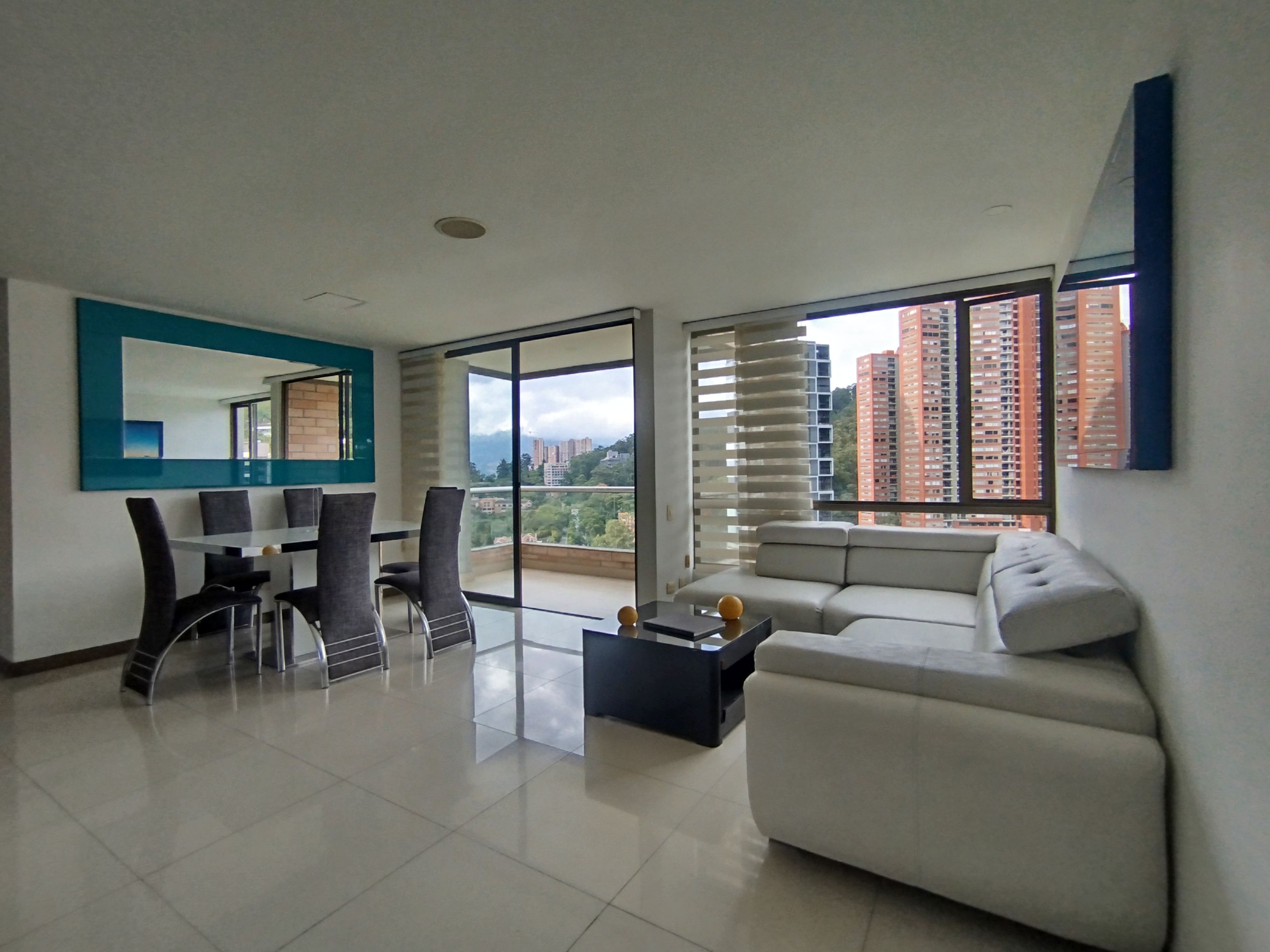Apartamento en arriendo Antioquia Medellín Las Palmas 100 m2 Habitaciones 3 Baños 2 Garajes 2 Precio $5800000
