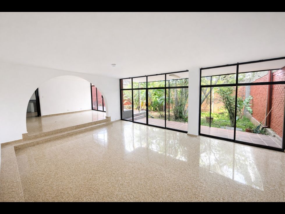 Casa en arriendo Valle Del Cauca Cali Tejares - Cristales 600 m2 Habitaciones 5 Baños 4 Garajes 4 Precio $5000000