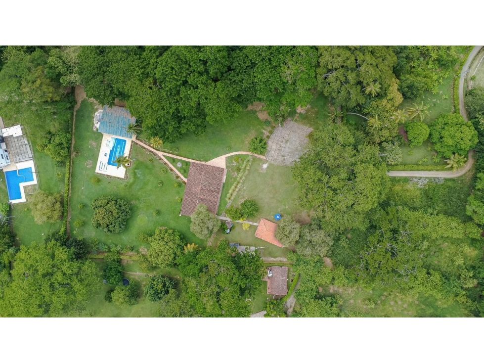 Finca en arriendo Antioquia Santafé De Antioquia Santafé De Antioquia 507 m2 Habitaciones 5 Baños 5 Garajes 20 Precio $1700000