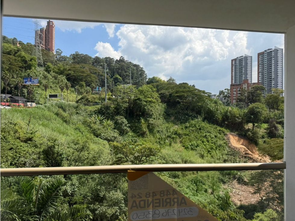 Apartamento en arriendo Antioquia Medellín Castropol 85 m2 Habitaciones 3 Baños 2 Garajes 2 Precio $4400000