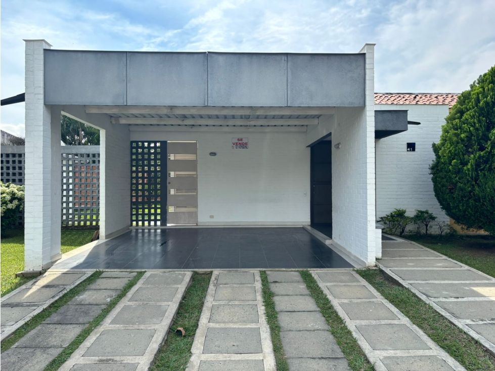 Casa en venta Valle Del Cauca Jamundí Cr Cedros Del Castillo 128 m2 Habitaciones 3 Baños 3 Garajes 4 Precio $670000000