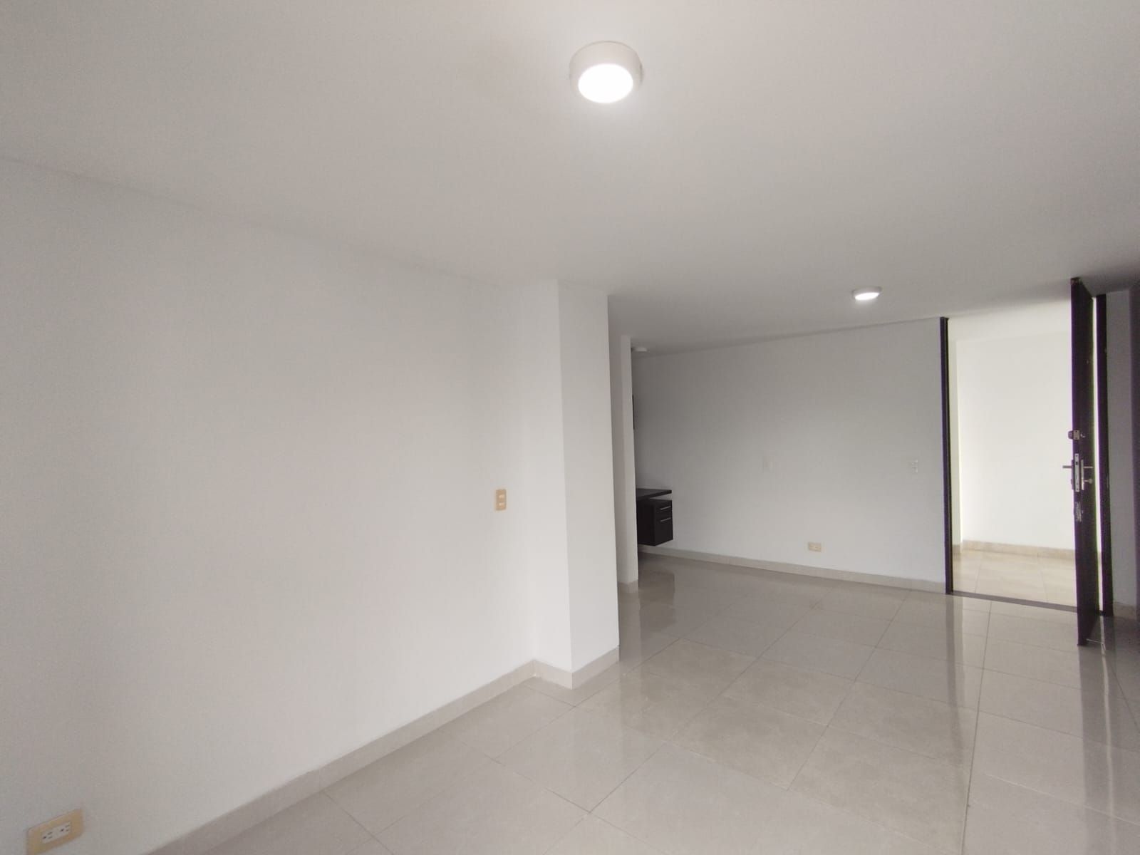 Apartamento en venta Risaralda Pereira Los Alamos 100 m2 Habitaciones 3 Baños 2 Garajes 2 Precio $680000000