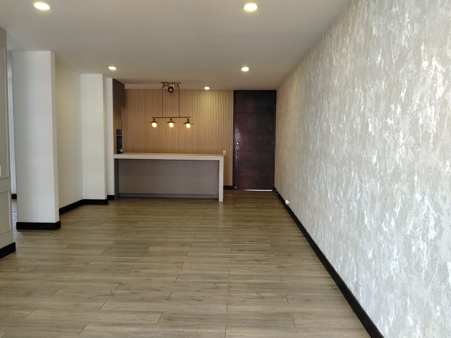 Apartamento en arriendo Antioquia Medellín Castropol 150 m2 Habitaciones 3 Baños 3 Garajes 1 Precio $8650000