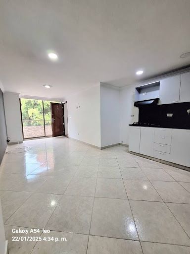 Apartamento en arriendo Antioquia Sabaneta Betania 70 m2 Habitaciones 3 Baños 2 Garajes 0 Precio $2150000