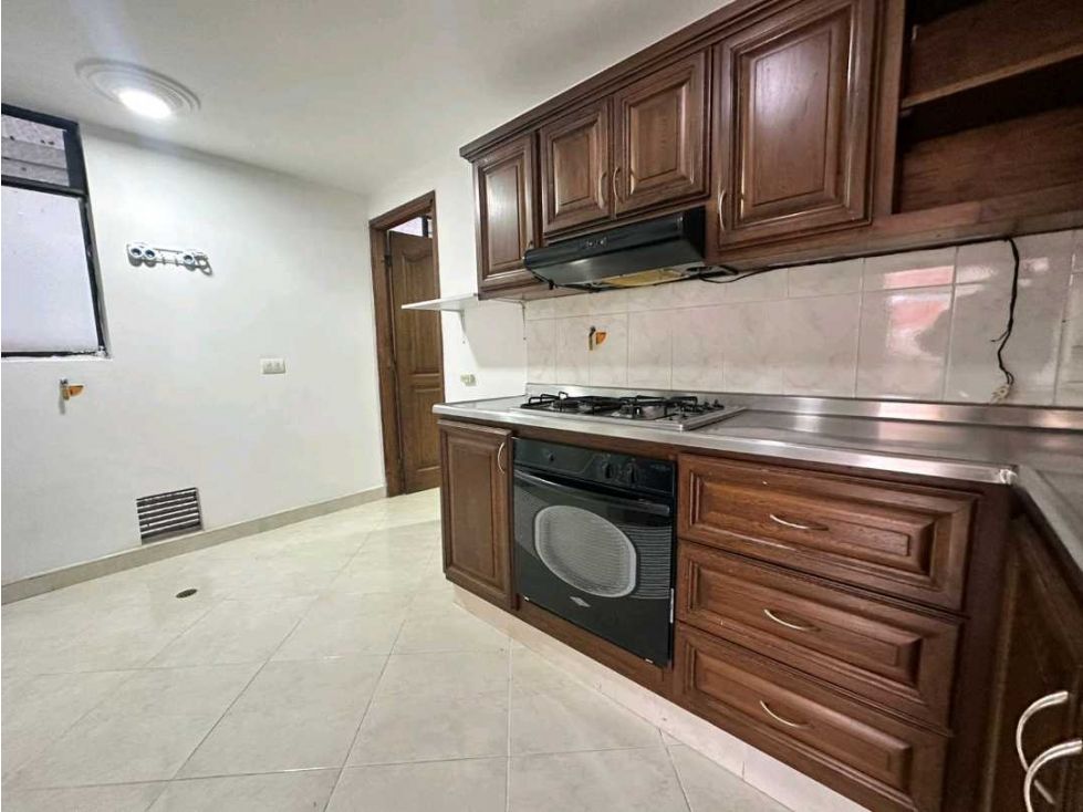 Apartamento en arriendo Antioquia Envigado Zona Centro 98 m2 Habitaciones 3 Baños 3 Garajes 1 Precio $3400000